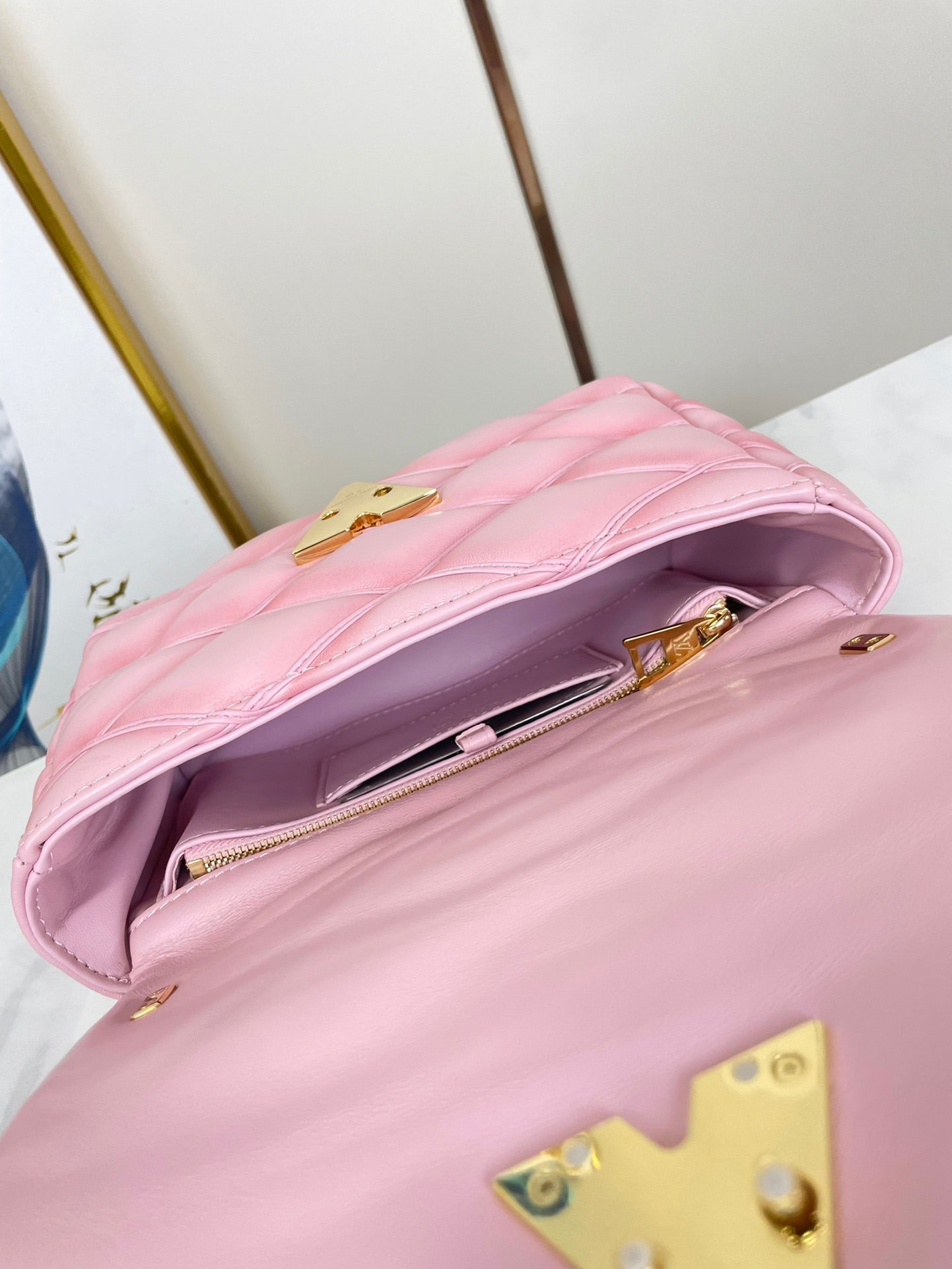 GO-14 MM 23インチ フランボワーズ キルティング ラムスキン ゴールドハードウェア