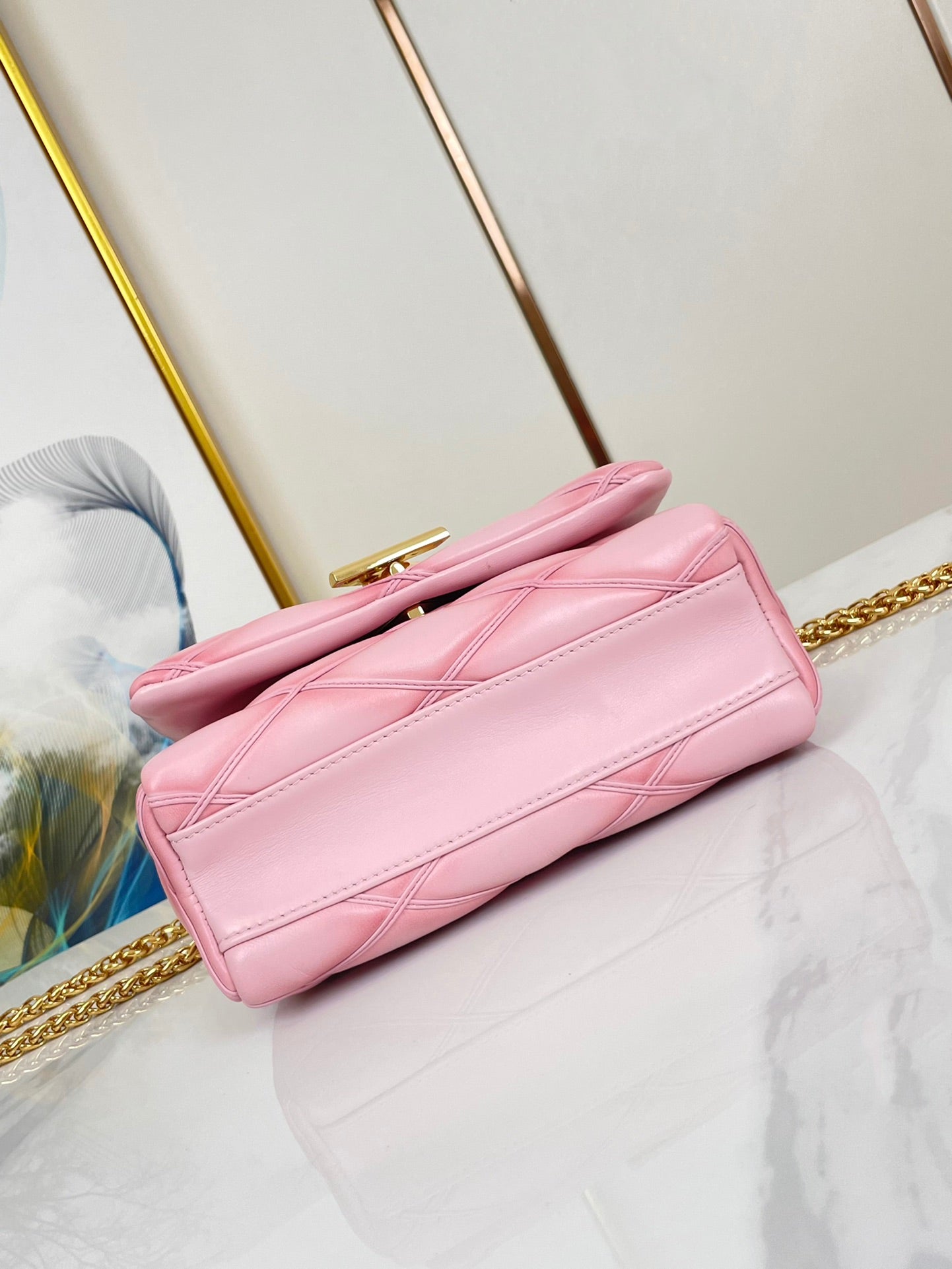 GO-14 MM 23インチ フランボワーズ キルティング ラムスキン ゴールドハードウェア