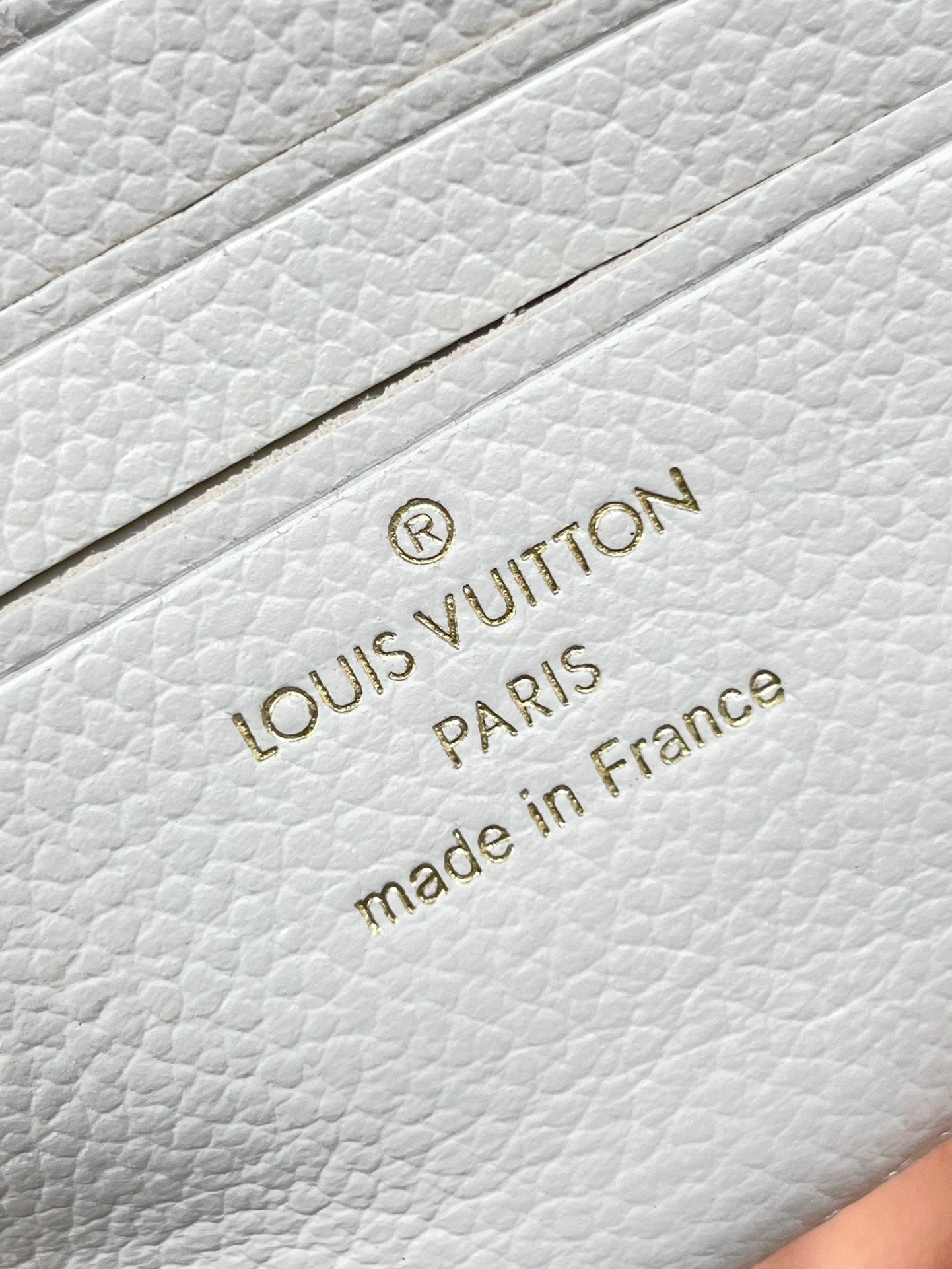 チェーンウォレット IVY 23 ホワイトピンクモノグラムアンプラントレザー