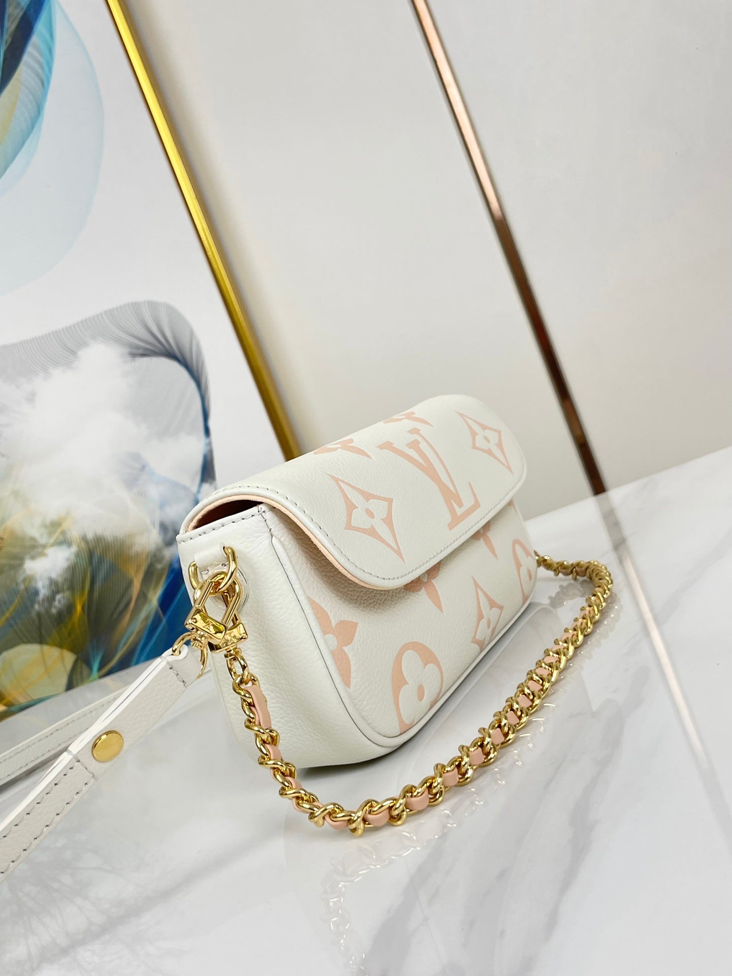 チェーンウォレット IVY 23 ホワイトピンクモノグラムアンプラントレザー
