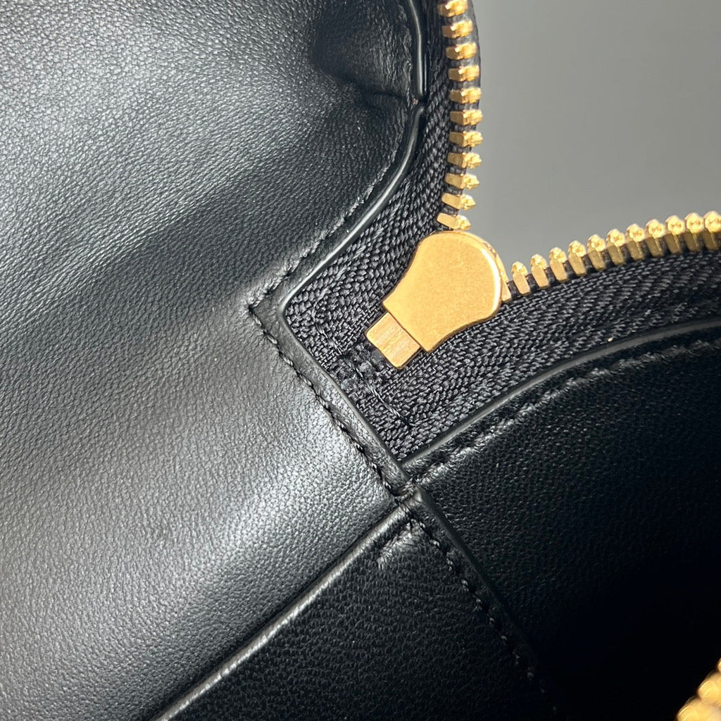 BANG BANG 22 ブラックカーフスキン製バニティケース