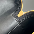 BANG BANG 22 ブラックカーフスキン製バニティケース