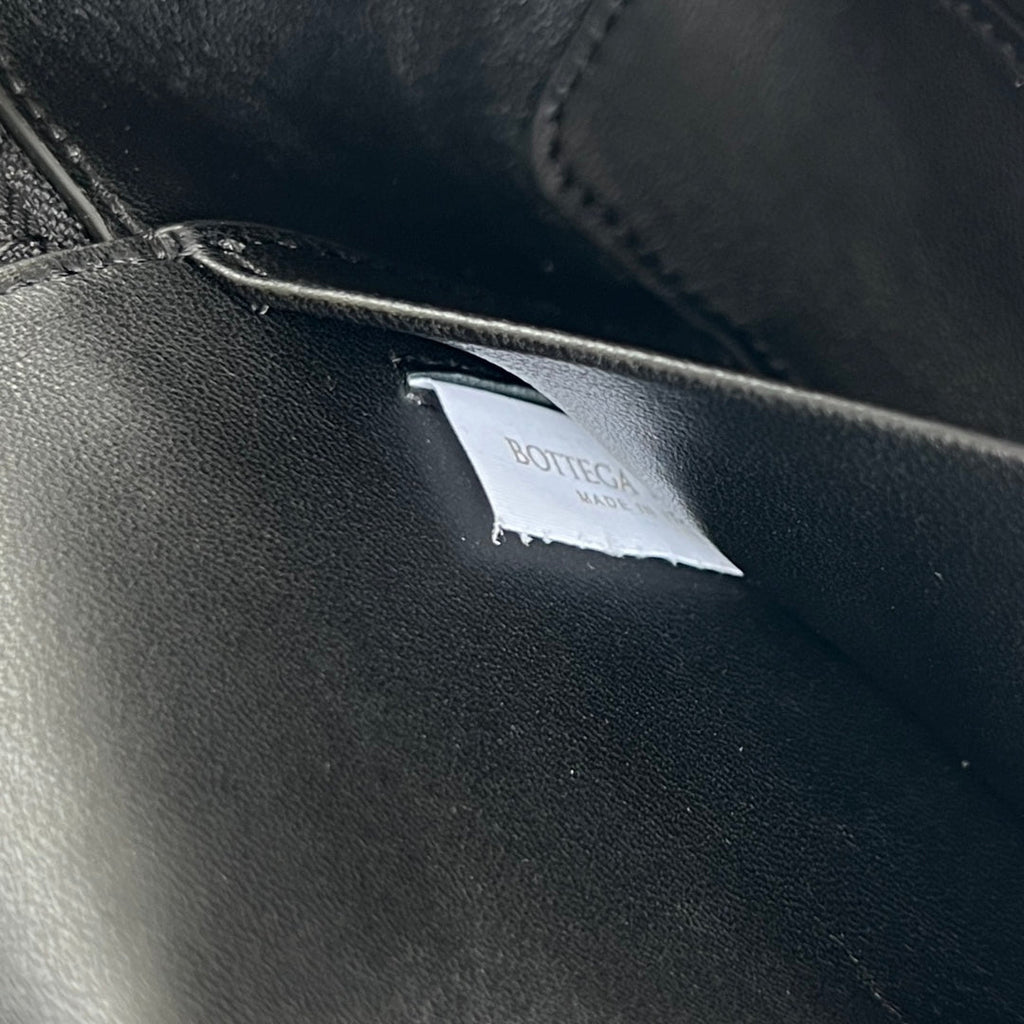 BANG BANG 22 ブラックカーフスキン製バニティケース