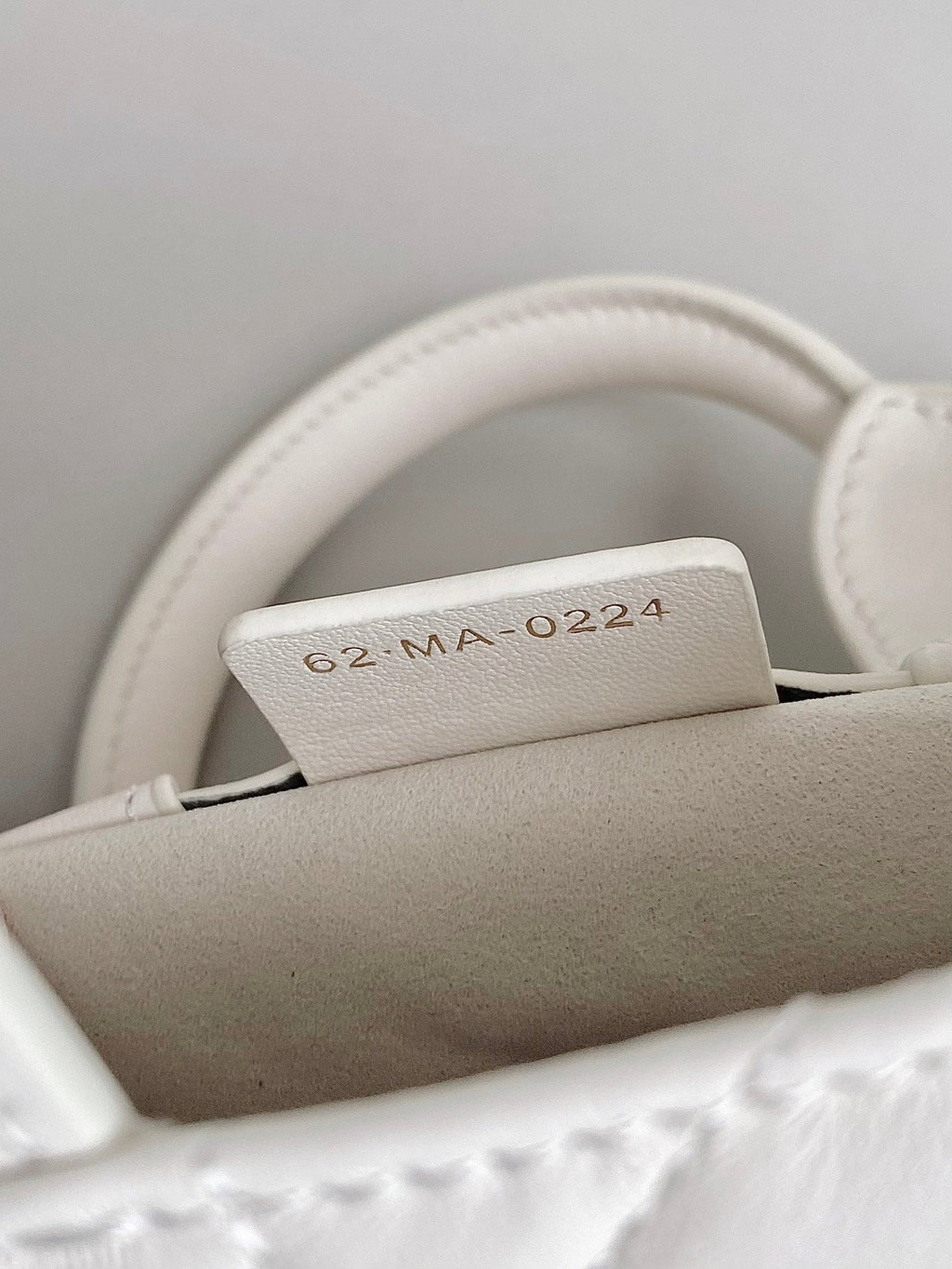 ミニブックトート 21 ホワイト マクロカナージュ カーフスキン