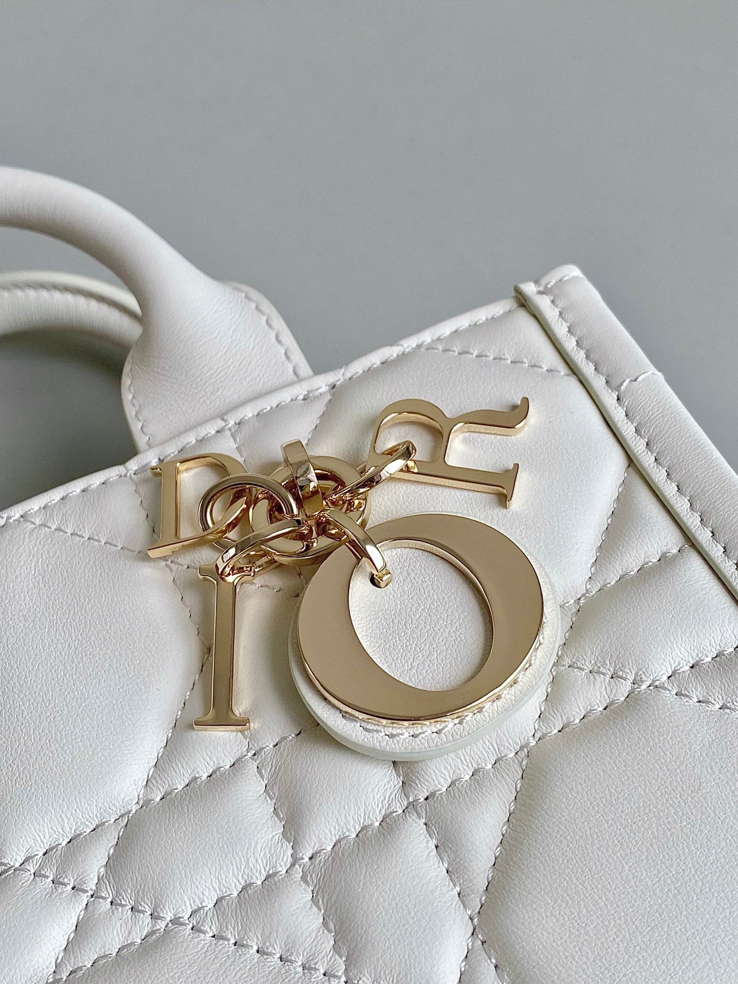 ミニブックトート 21 ホワイト マクロカナージュ カーフスキン