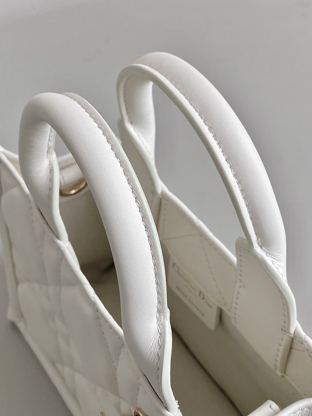 ミニブックトート 21 ホワイト マクロカナージュ カーフスキン