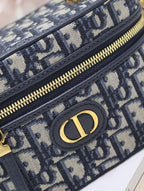 CARO 16 ミニ バニティケース（ブルーモノグラム オブリーク ジャカード生地）