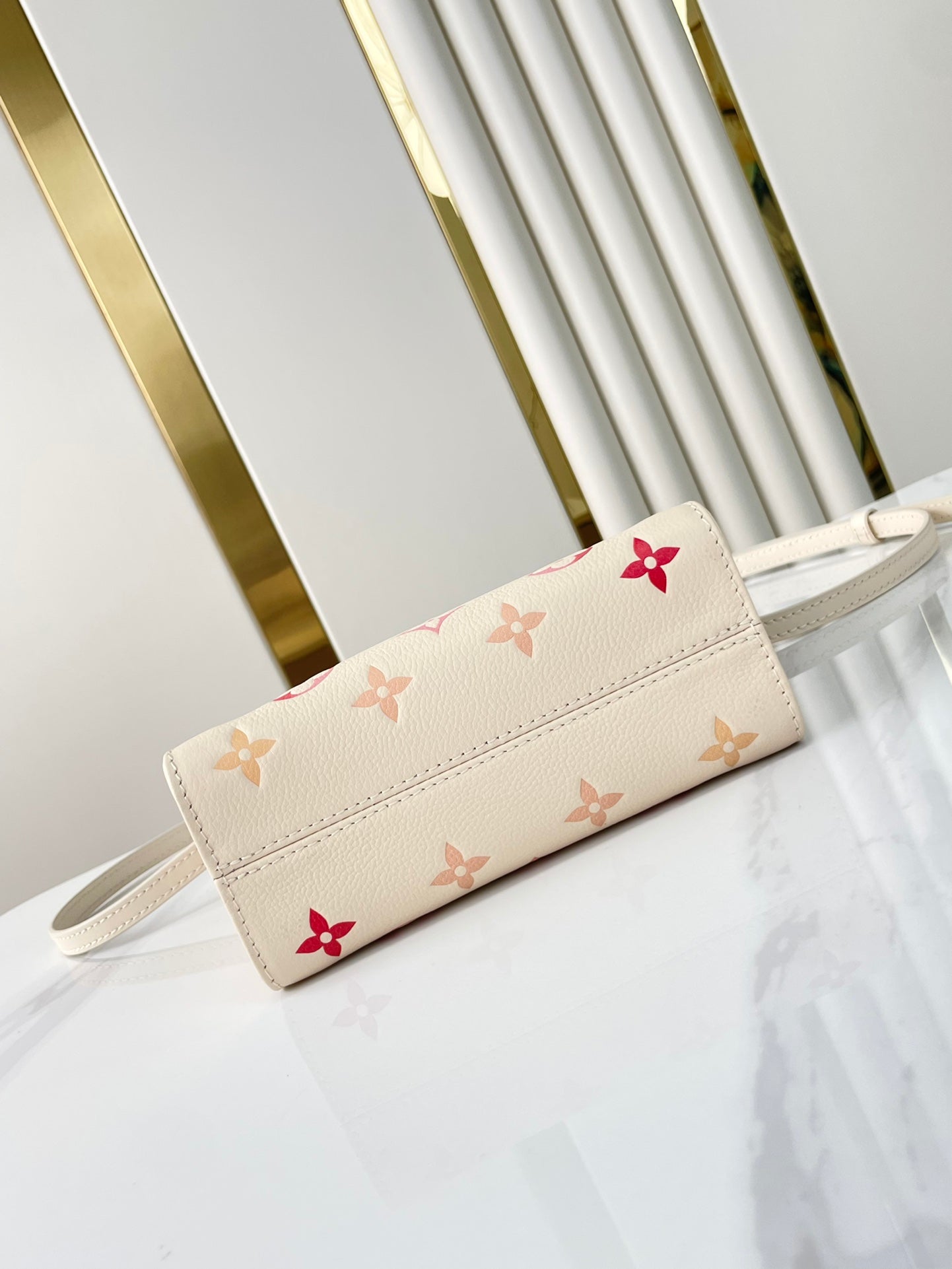 ONTHEGO BB 18 サンライズ アクワレル モノグラム アンプラント レザー