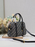 ミディアム 31 D-VIBE ボウリングバッグ（ブルーモノグラム オブリーク ジャカード）