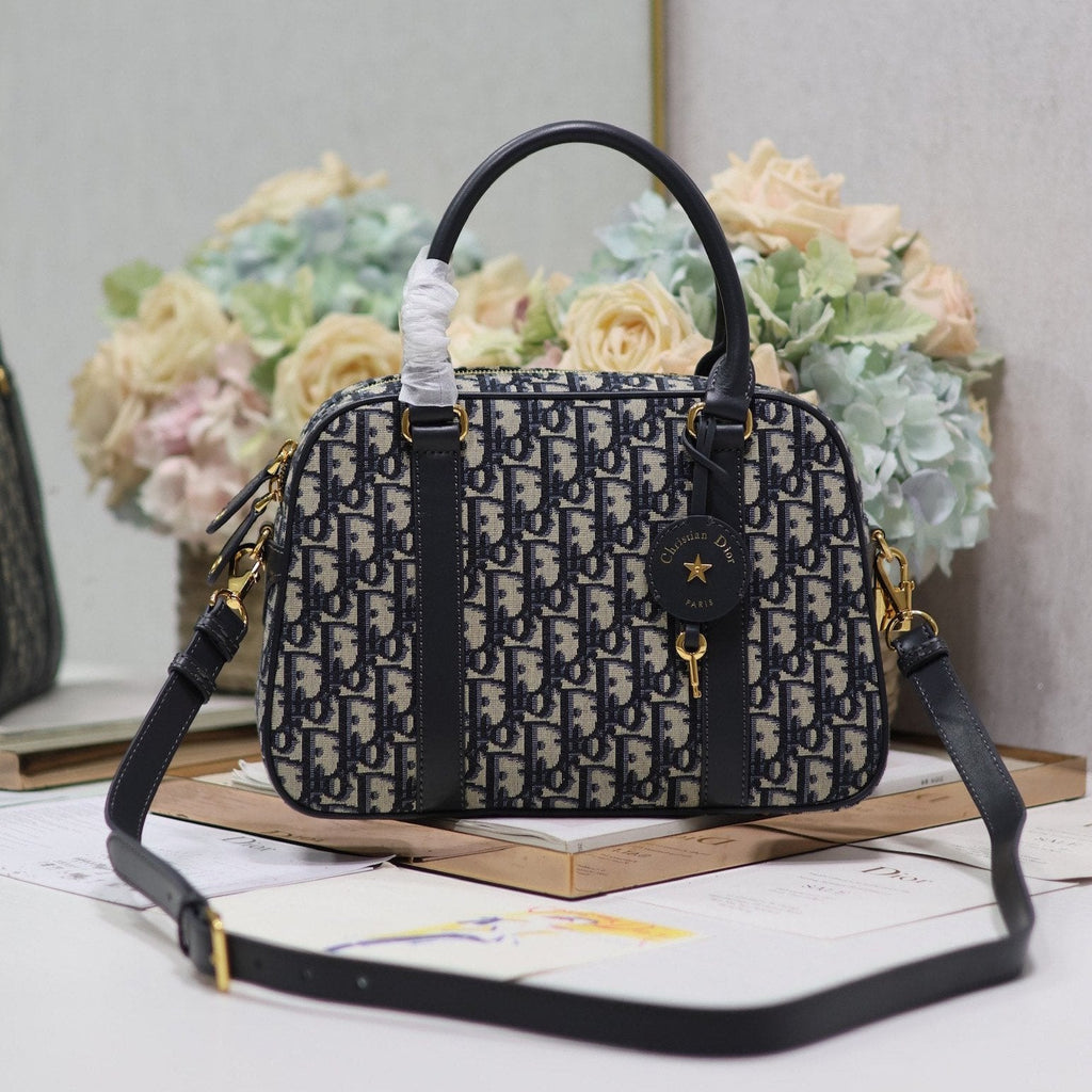 ミディアム 31 D-VIBE ボウリングバッグ（ブルーモノグラム オブリーク ジャカード）