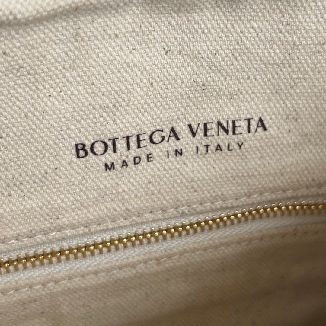 ジェメリ ショルダーバッグ 36 ベージュラフィア＆ホワイトラムスキン