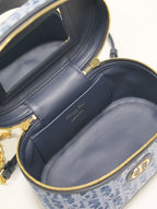 CARO スモール 20 バニティケース（セルリアンブルー モノグラムデニム）