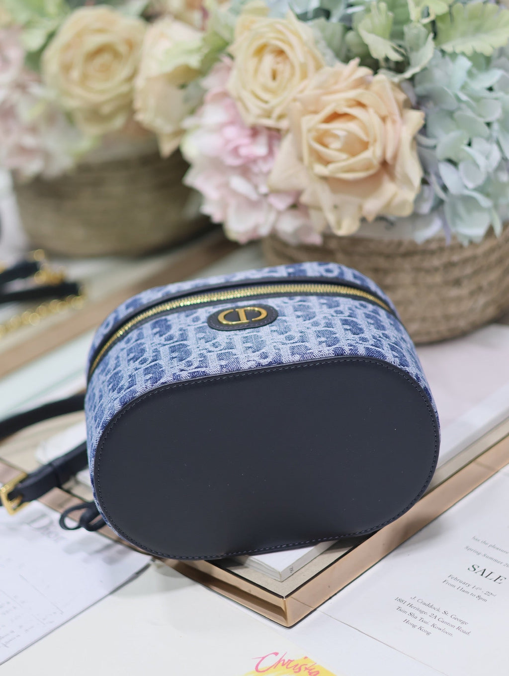 CARO スモール 20 バニティケース（セルリアンブルー モノグラムデニム）