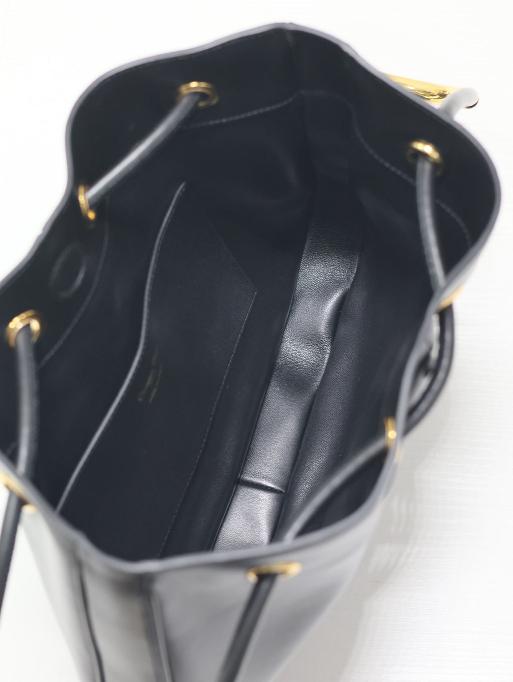 ミディアム 34 ノリータ バッグ（ブラック スムースカーフスキン）