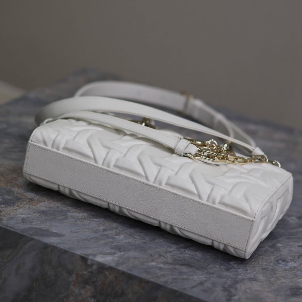 レディD-ジョイバッグ 26インチ ホワイト グラフィック カナージュ カーフスキン ペールゴールド仕上げ メタルチャーム