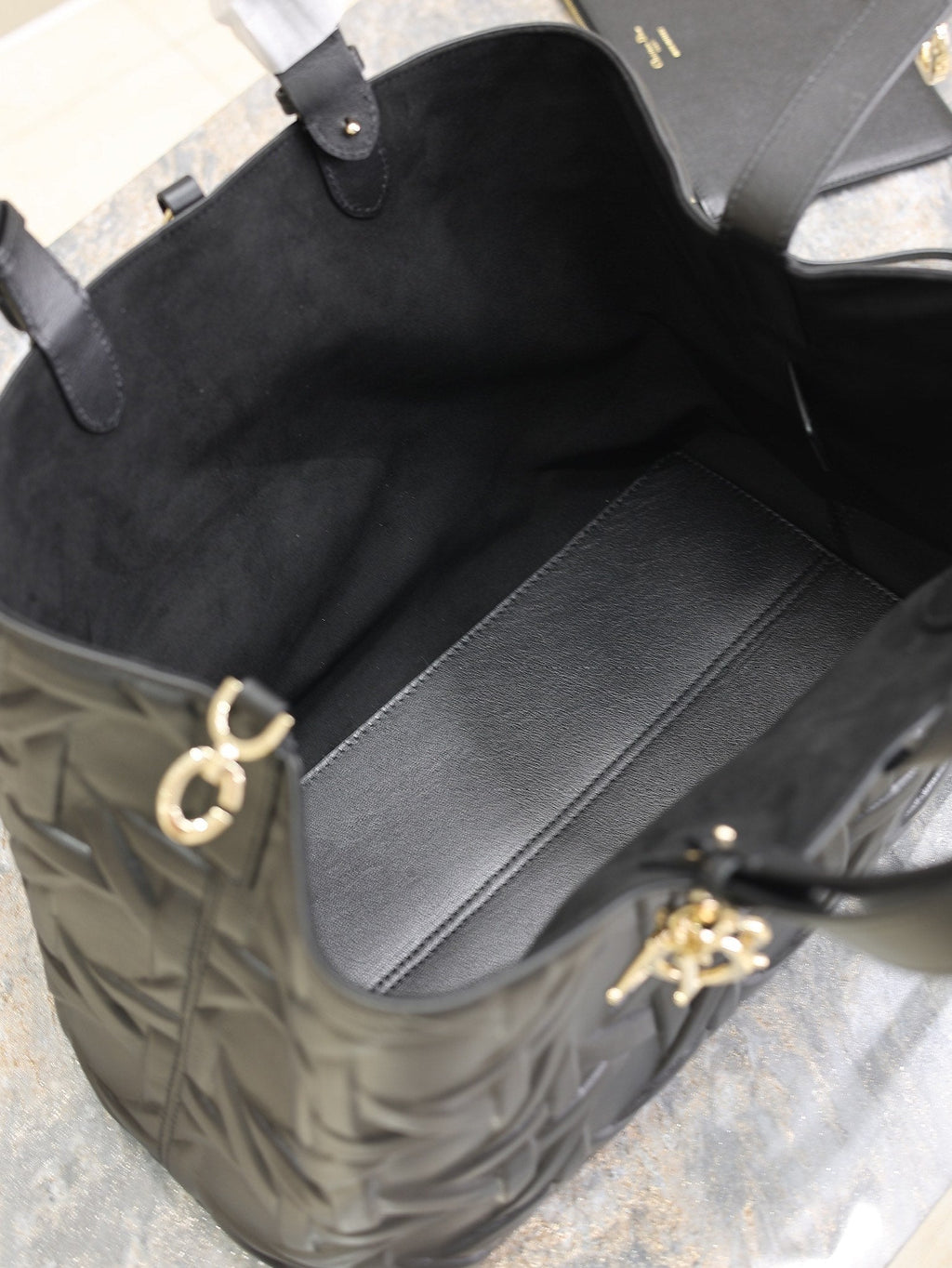 ブラック カナージュ グラフィック ラムスキン製ミディアム 37 トゥジュール バッグ