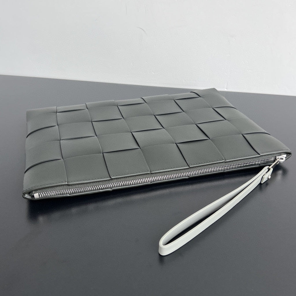 LARGE CASSETTE POUCH 35 IN CORDUROY GRAY CALFSKIN