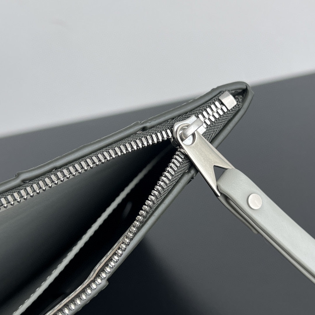 LARGE CASSETTE POUCH 35 IN CORDUROY GRAY CALFSKIN