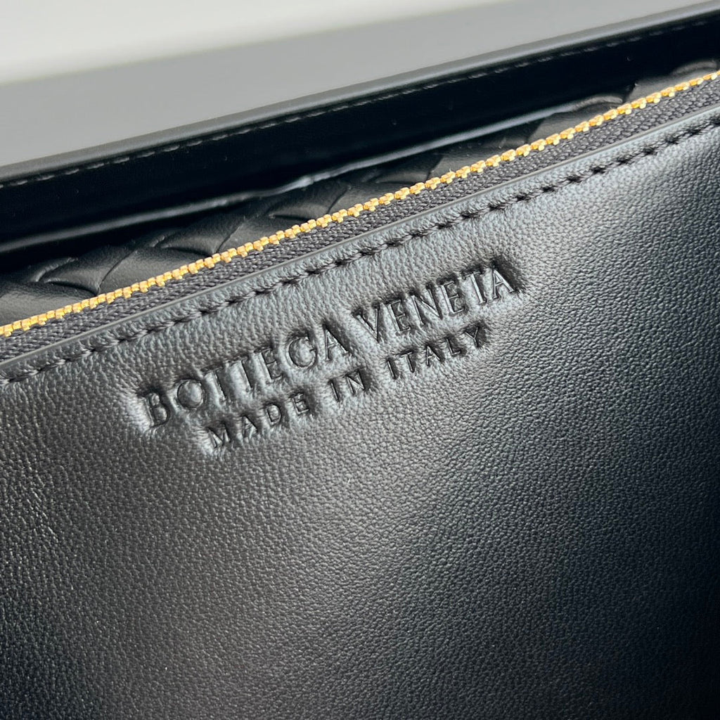 パティ ショルダーバッグ 26 ブラック ラムスキン