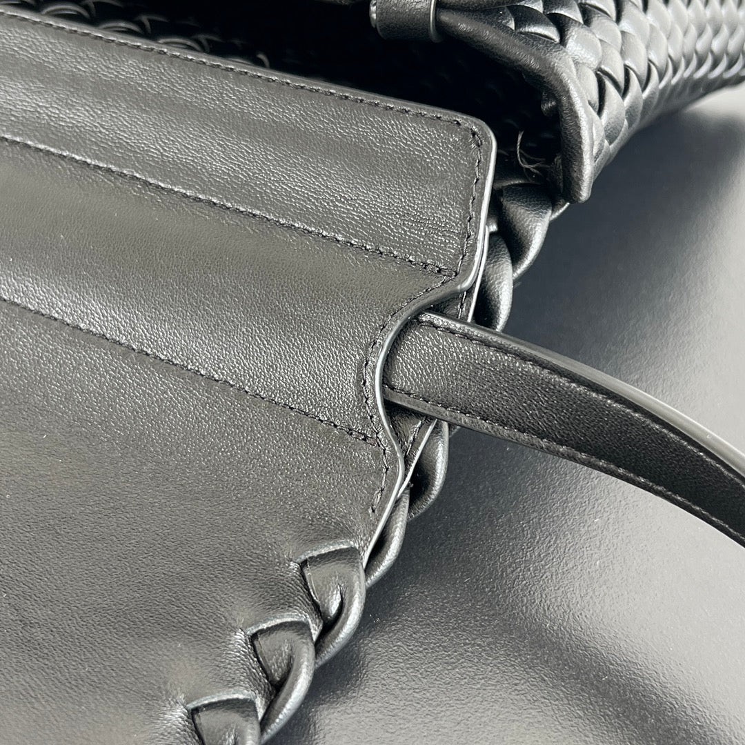 パティ ショルダーバッグ 26 ブラック ラムスキン