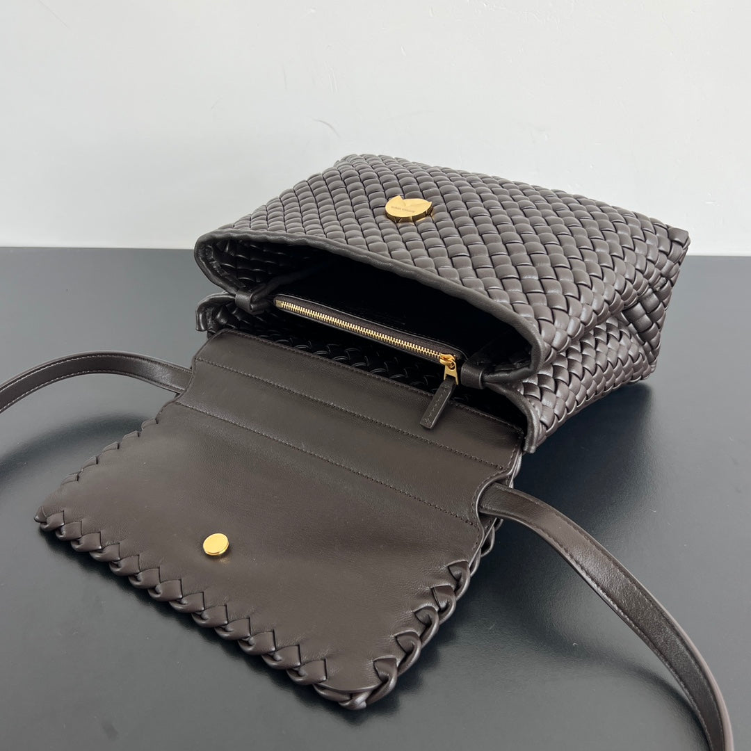 パティ ショルダーバッグ 26 チョコレート ラムスキン