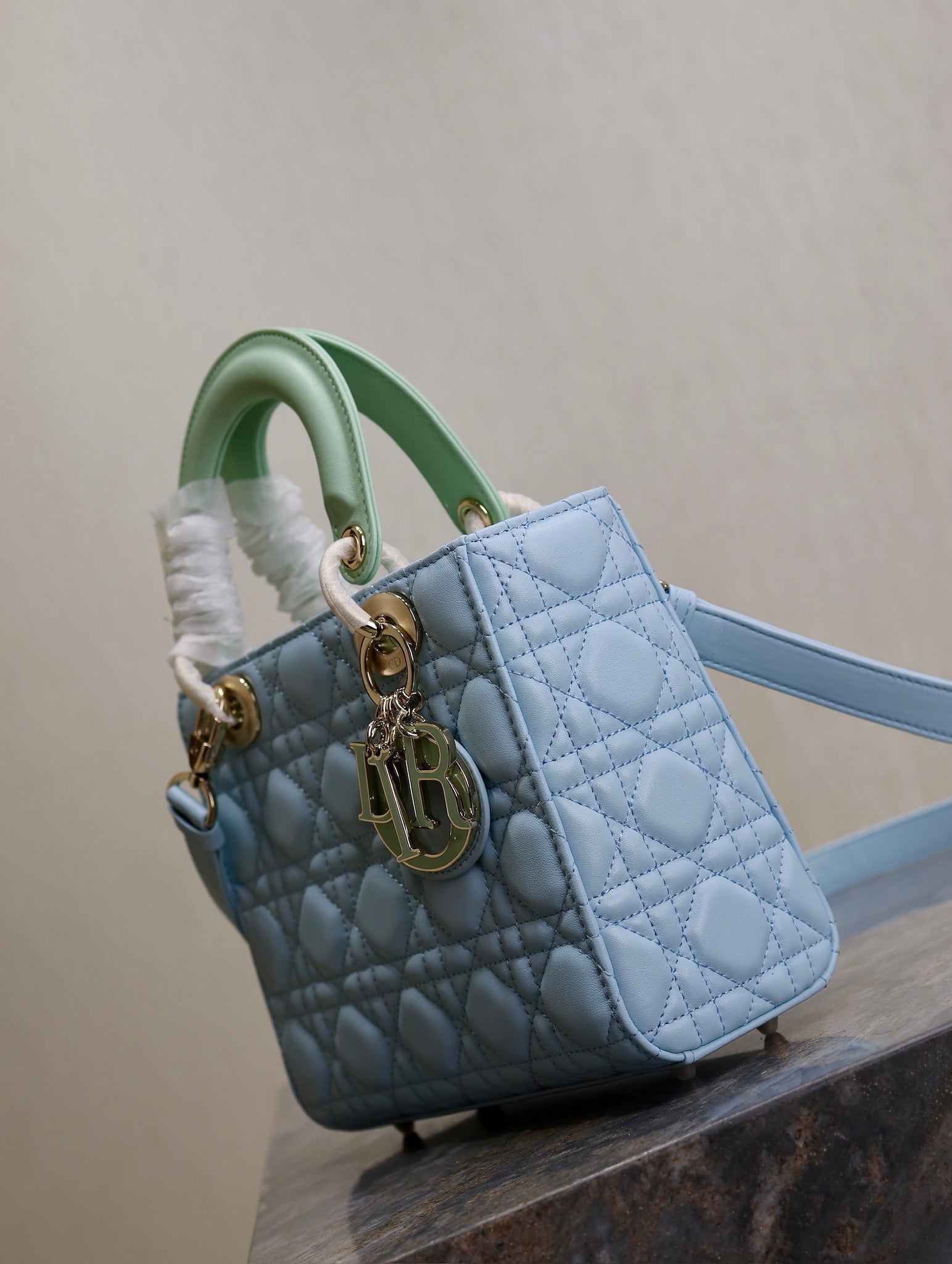 MEDIUM LADY BAG 20 IN BABY BLUE QUILTED MACROCANNAGE CALFSKIN GREEN STRAP