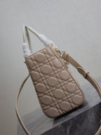 MEDIUM LADY BAG 24 IN POWDER BEIGE QUILTED MACROCANNAGE CALFSKIN METAL CHARM