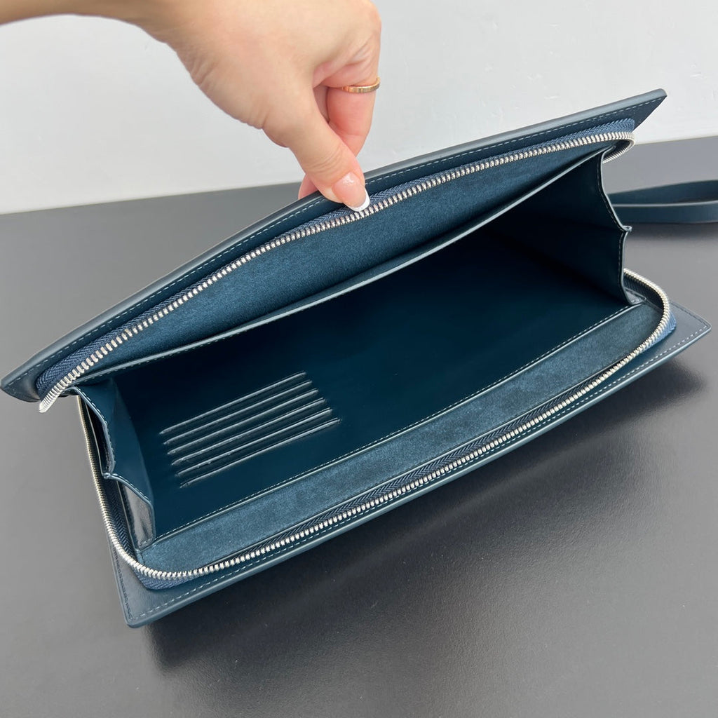 INTRECCIATO CLUTCH 32 IN PICKLED BLUEWOOD SOFT CALFSKIN