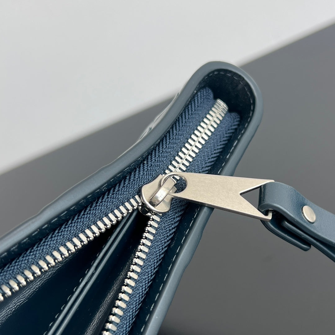 イントレチャート クラッチ 32インチ ピクルスブルーウッド ソフトカーフスキン