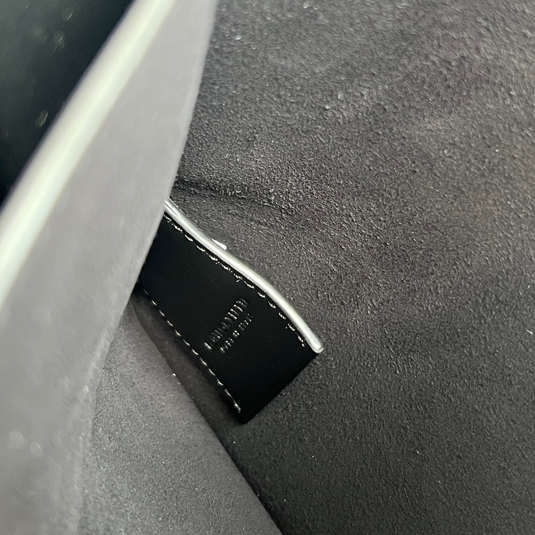 INTRECCIATO CLUTCH 32 IN BLACK SOFT CALFSKIN