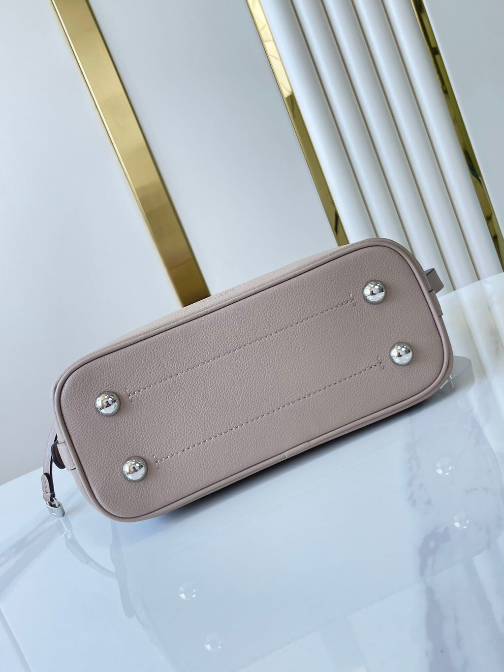 フロール 28 IN ガレット パーフォレーテッドカーフスキン