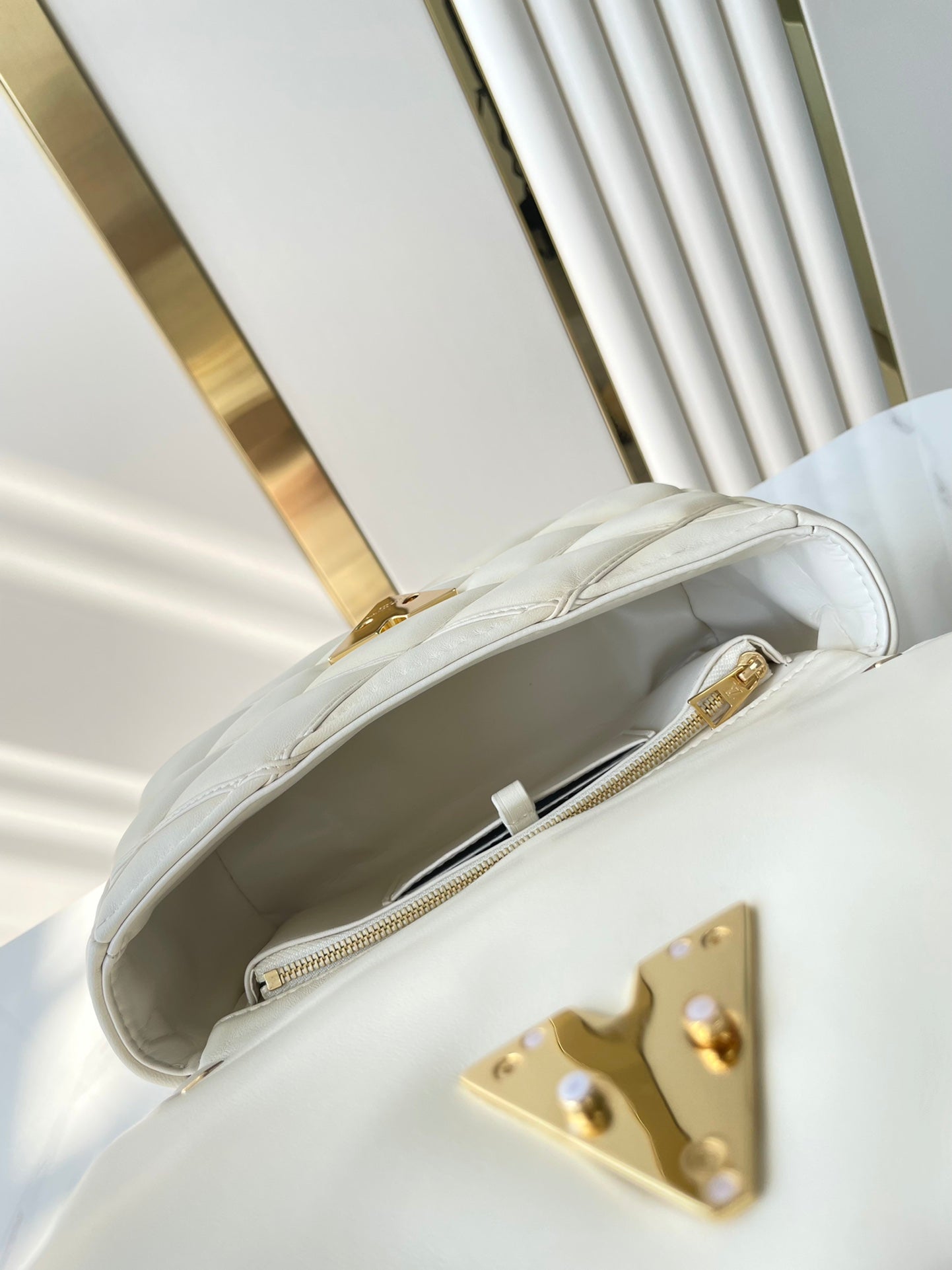 GO-14 PM 20インチ クリーム キルティング ラムスキン ゴールドハードウェア