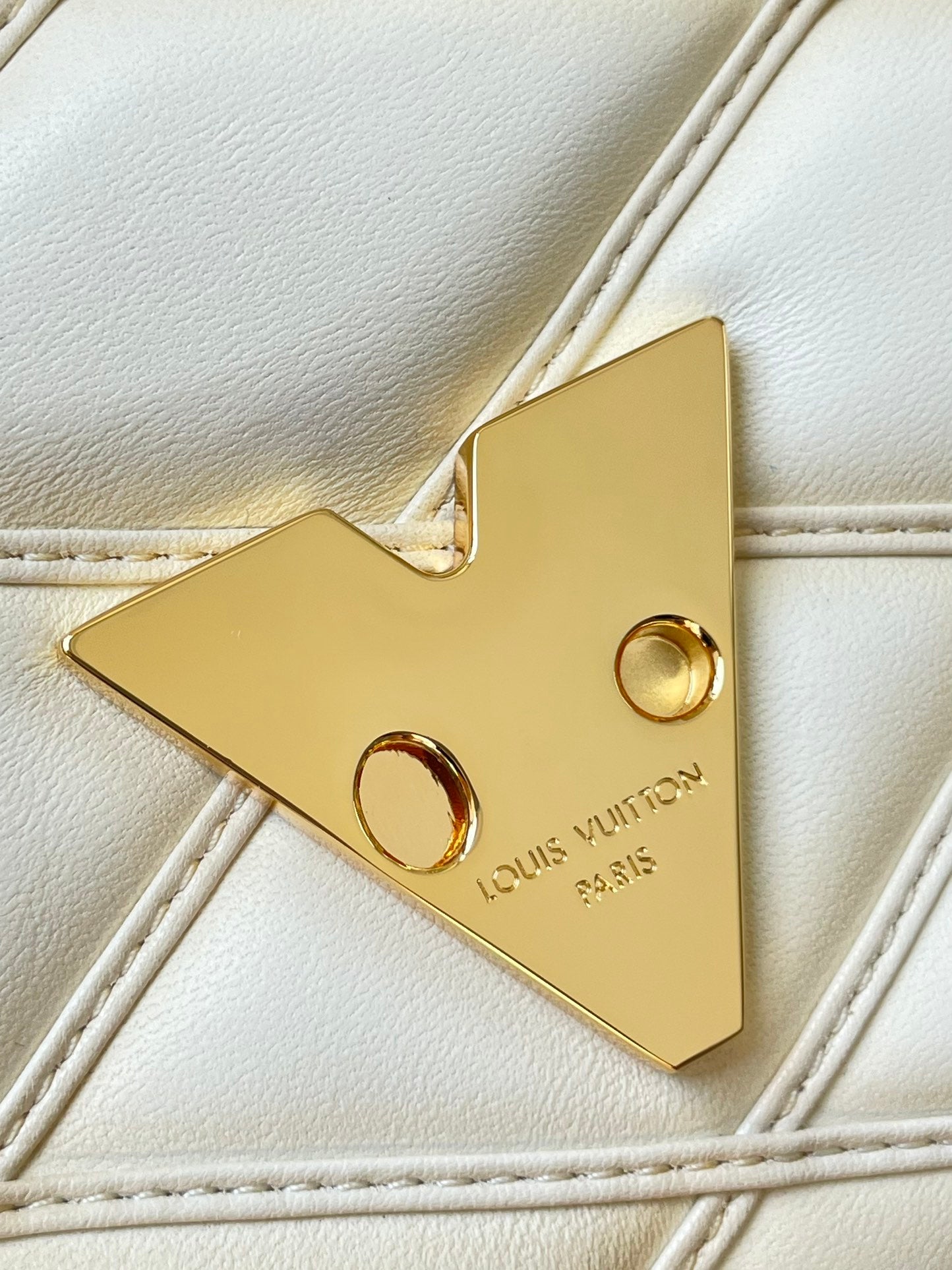 GO-14 PM 20インチ クリーム キルティング ラムスキン ゴールドハードウェア