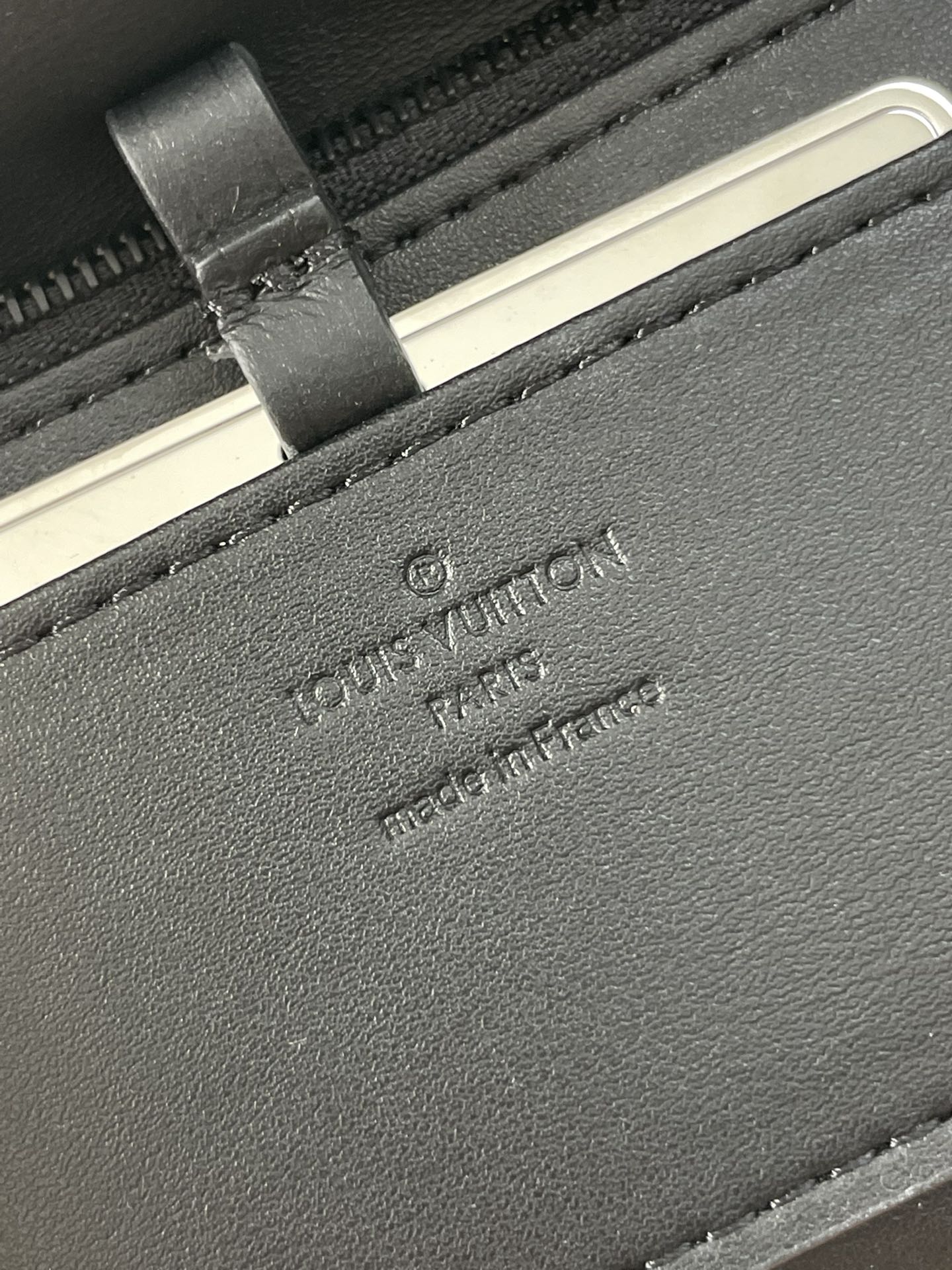 GO-14 MM 23インチ ブラック キルティング ラムスキン ブラックハードウェア