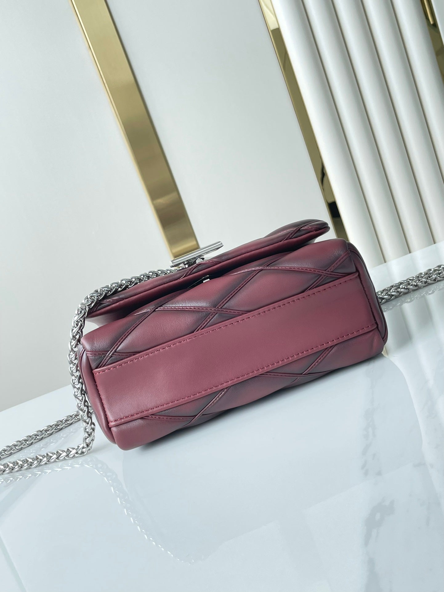 GO-14 PM 20インチ ボルドーレッド キルティングラムスキン ゴールドハードウェア