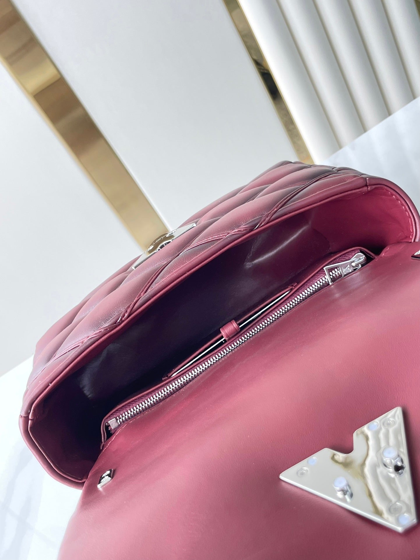 GO-14 PM 20インチ ボルドーレッド キルティングラムスキン ゴールドハードウェア