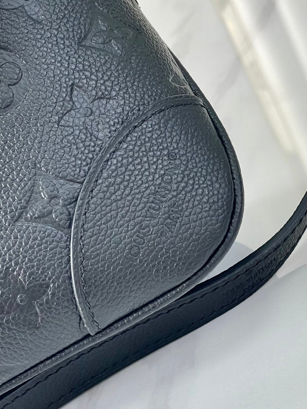 BOULOGNE 29 IN BLACK MONOGRAM EMPREINTE LEATHER GOLD HARDWARE