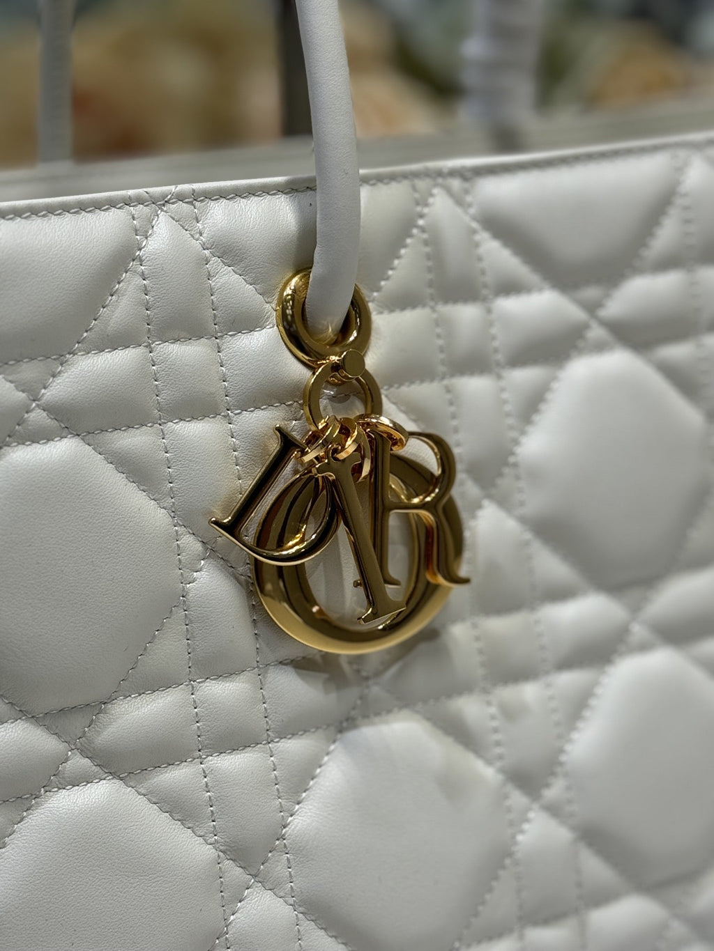 ホワイト マクロカナッジ ラムスキン ミディアム 37 トゥージュール バッグ