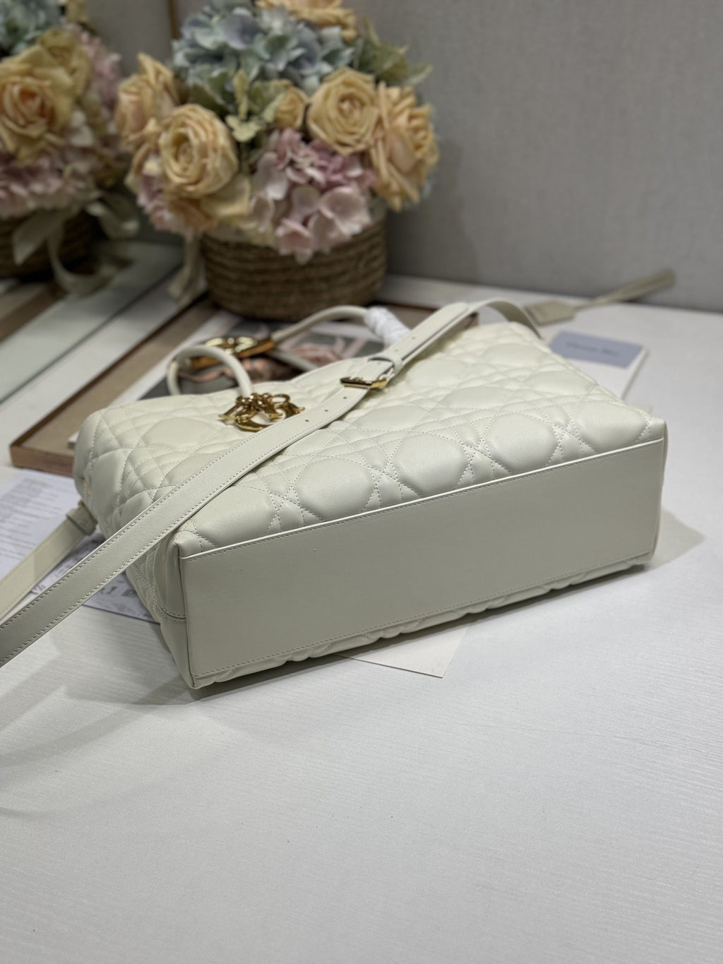 ホワイト マクロカナッジ ラムスキン ミディアム 37 トゥージュール バッグ