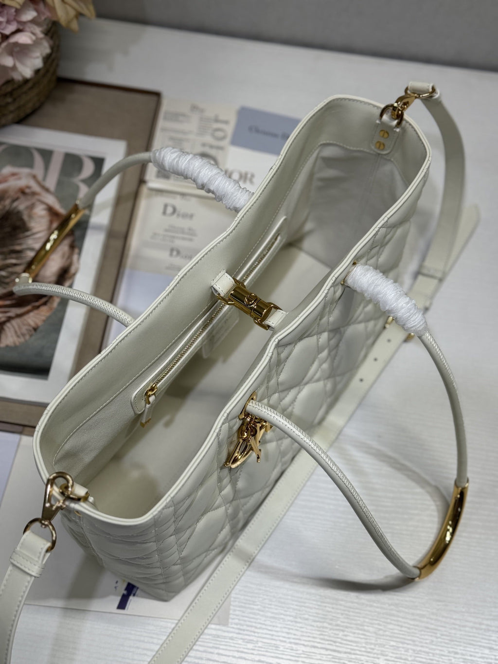 ホワイト マクロカナッジ ラムスキン ミディアム 37 トゥージュール バッグ