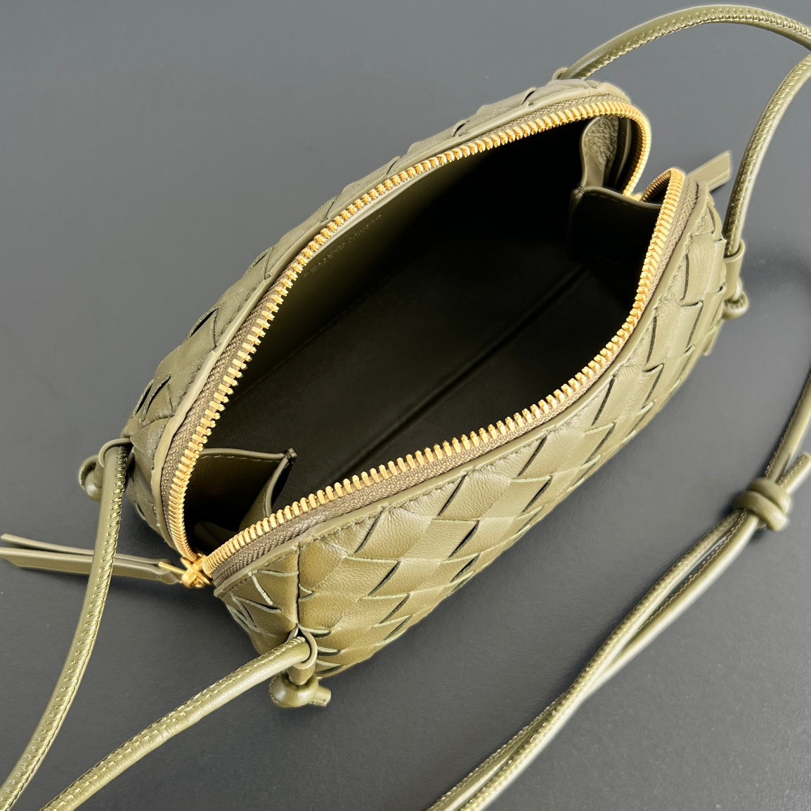 コンサートポーチ 18 アーミーグリーン ラムスキン