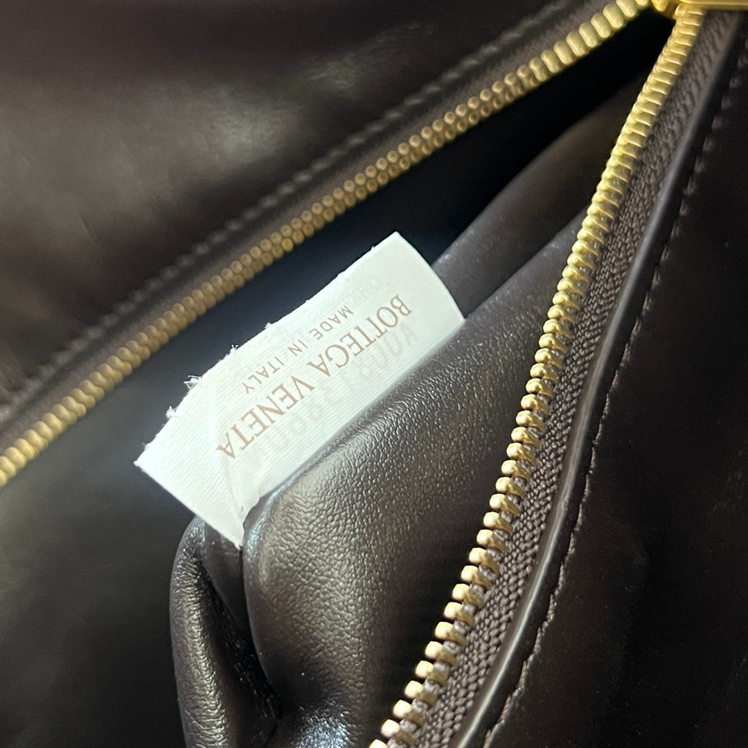 LARGE HOP 46 IN CHOCOLATE LAMBSKIN