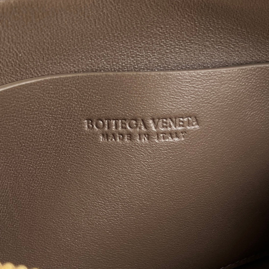 CONCERT POUCH 18 IN MEDIUM BROWN LAMBSKIN