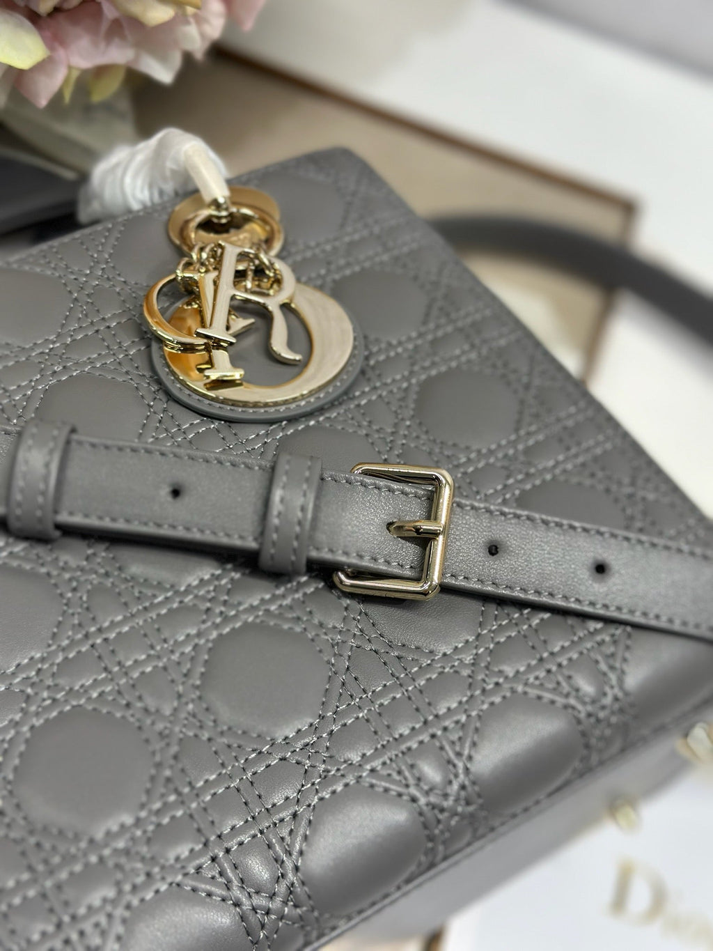 LADY SMALL BAG 24 IN GREY MACROCANNAGE LAMBSKIN GOLD HARDWARE