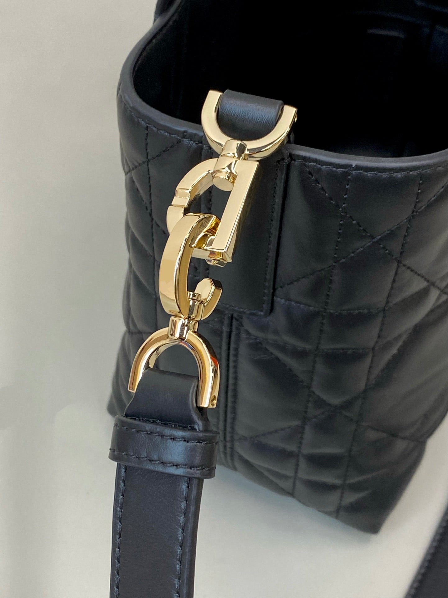 ミニ トゥジュール バケット バッグ 18 ブラック カナージ カーフスキン