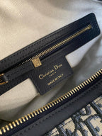 ミディアム D-JOURNEY ショルダーバッグ 25 ブラック モノグラム オブリーク ジャカード