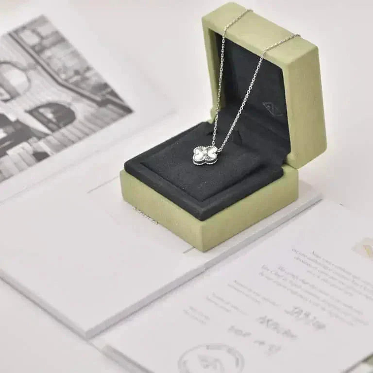 [⭐JeweliWhal]クローバー 15mm ダイヤモンド レーザーネックレス シルバー