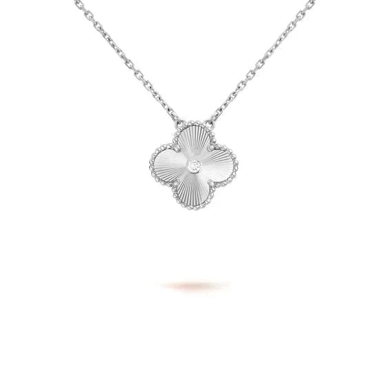 [⭐JeweliWhal]CLOVER  15MM DIAMOND LASER NECKLACE SILVER