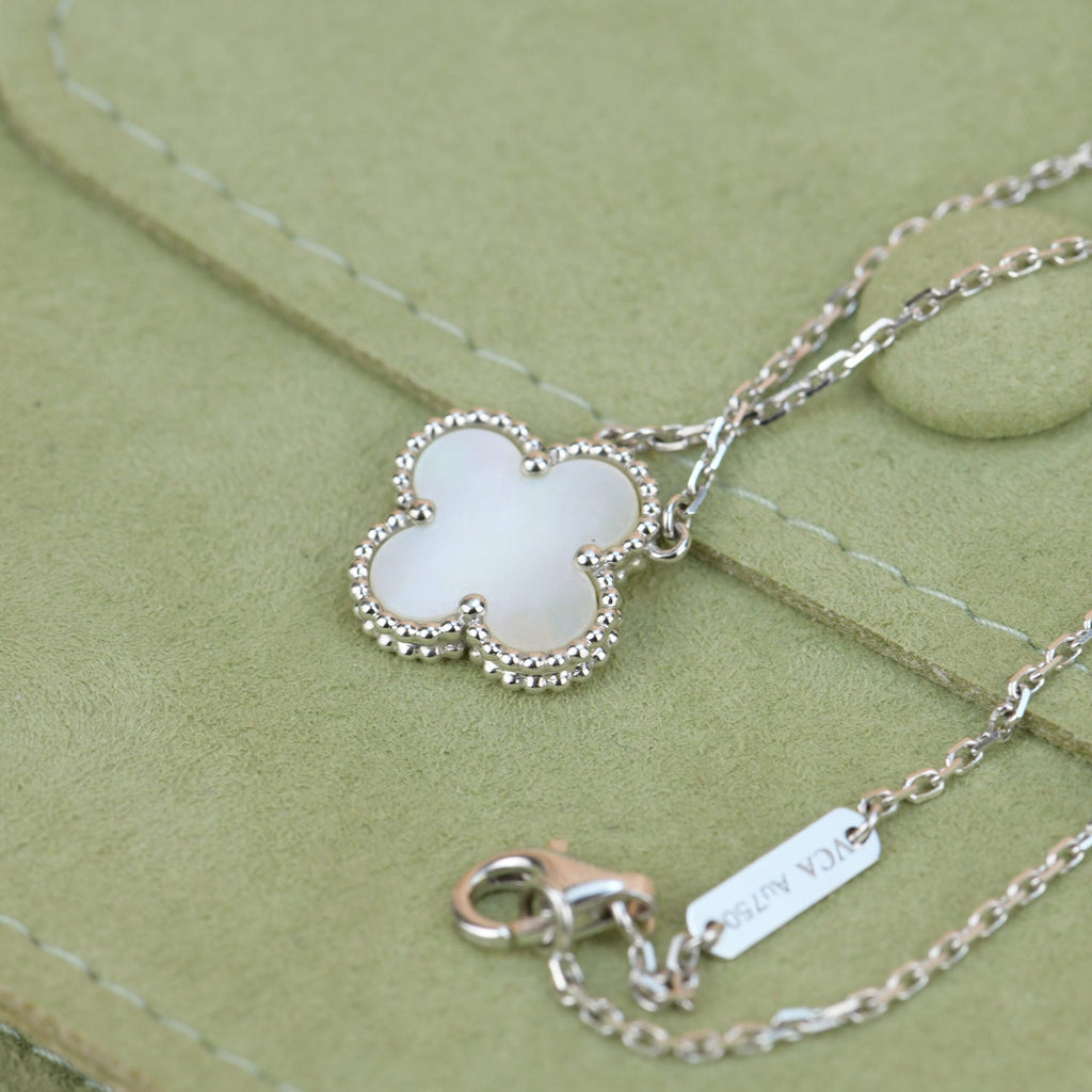 [⭐JeweliWhal]CLOVER  15MM WHITE MOTHER-OF-PEARL SILVER