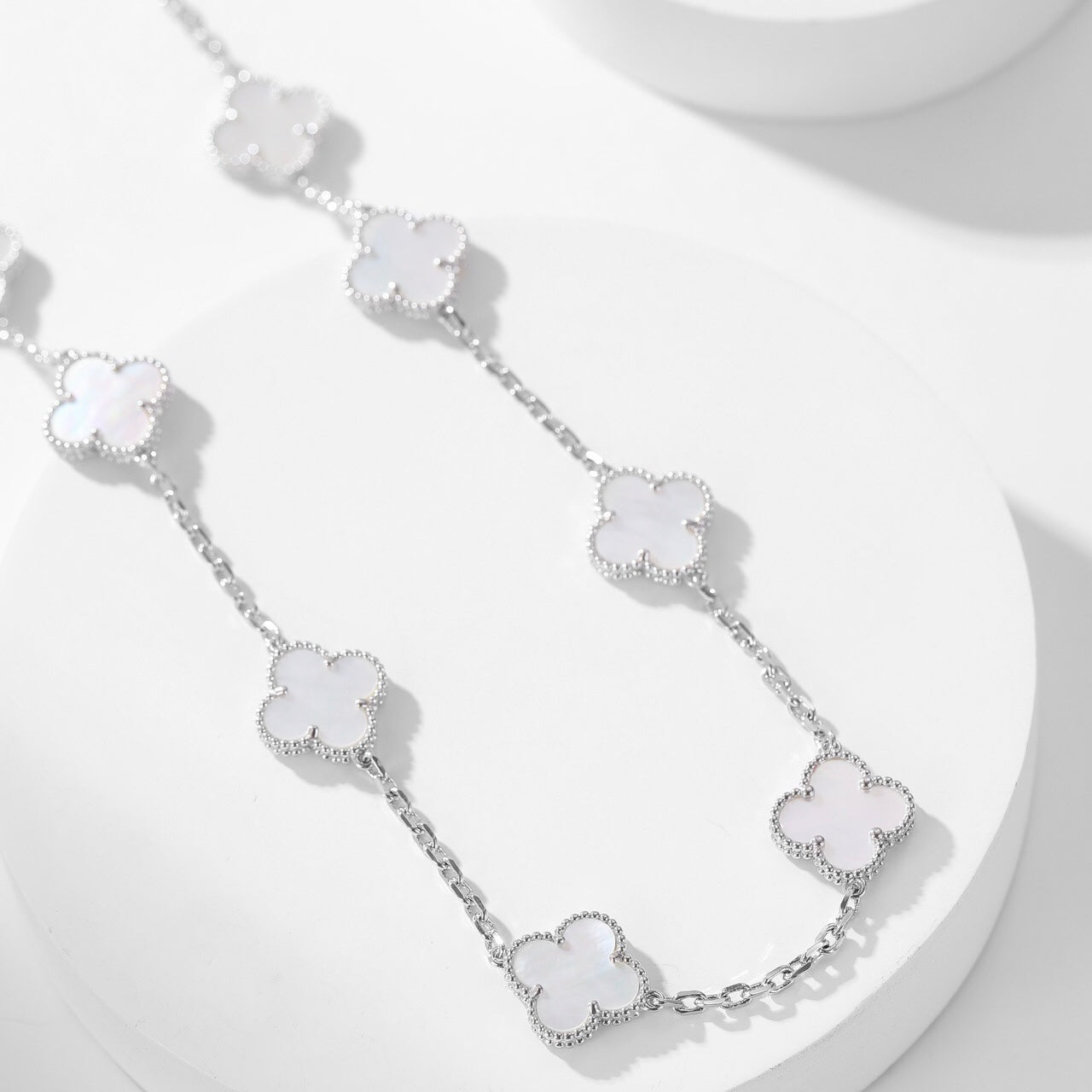 [⭐JeweliWhal]CLOVER 10 MOTIFS WHITE MOTHER OF PEARL NECKLACE